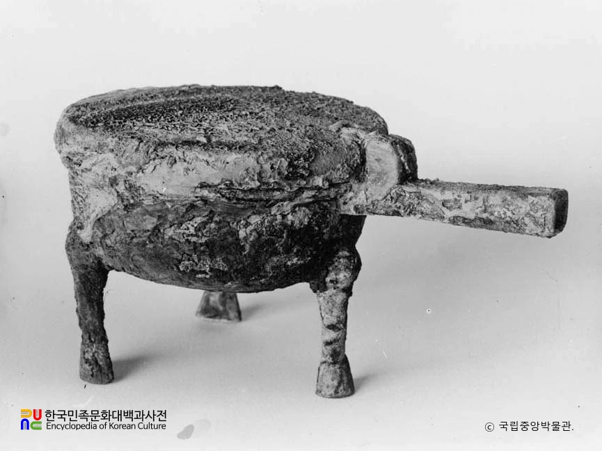 경주 식리총 출토 청동 초두