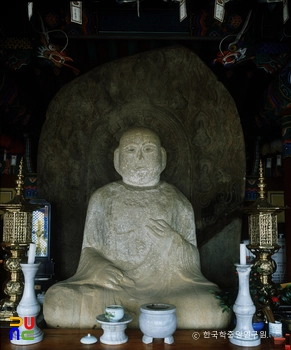 익산 연동리 석조여래좌상