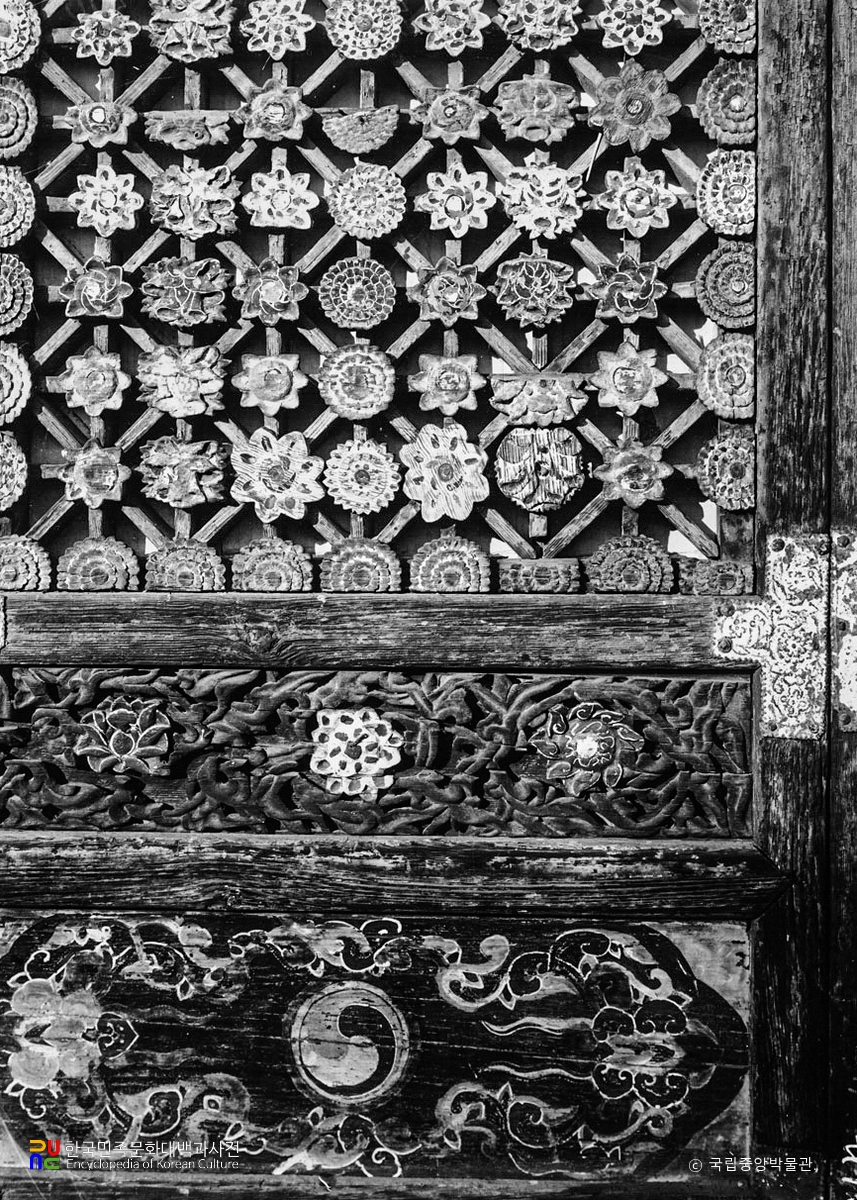 양산 통도사 대웅전 꽃살문