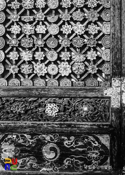 양산 통도사 대웅전 꽃살문