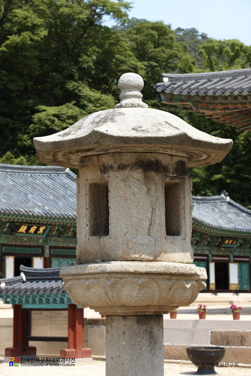 보은 법주사 사천왕석등 화사석과 사천왕