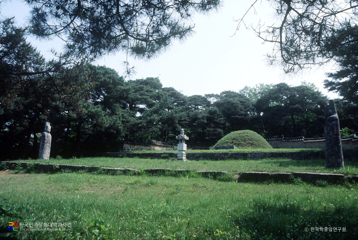 화성 남양리 신빈김씨 묘역