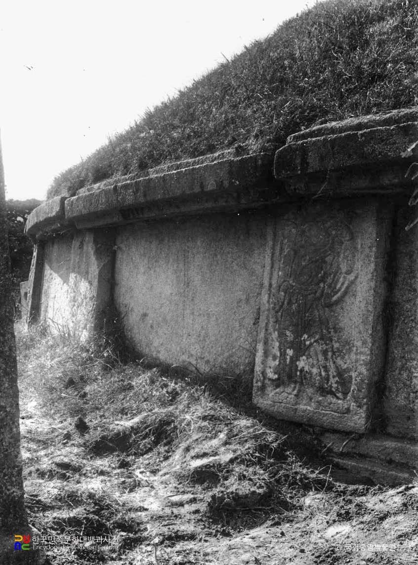 경주 김유신묘 호석