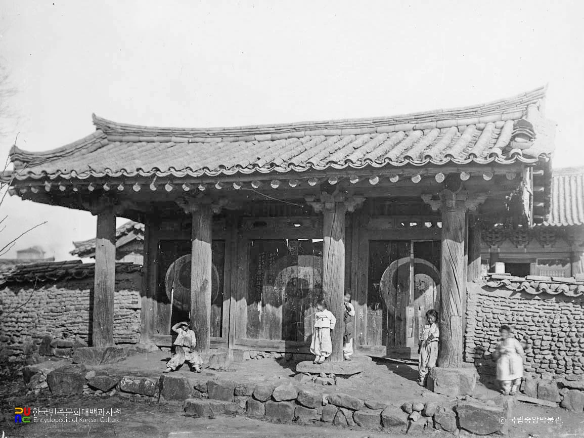 대구향교 외삼문 정측면