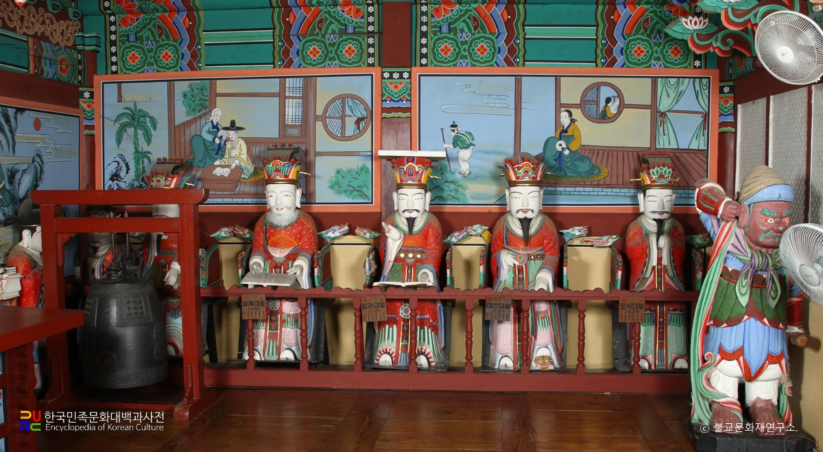 화성 용주사 지장전 목조지장보살좌상과 시왕상일괄 / 시왕상(우)