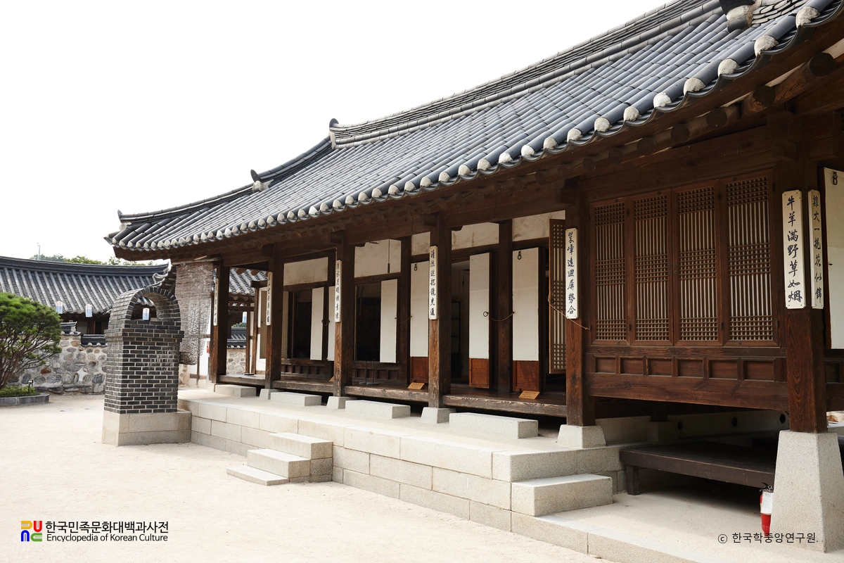 서울 관훈동 민씨 가옥 사랑채 정측면