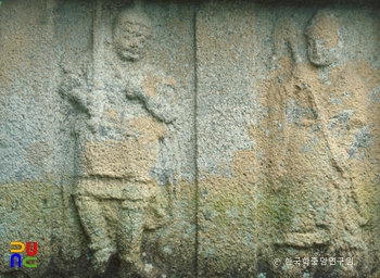 의성 관덕리 삼층석탑 상층 기단