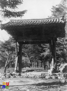 김천 직지사 자하문 정면