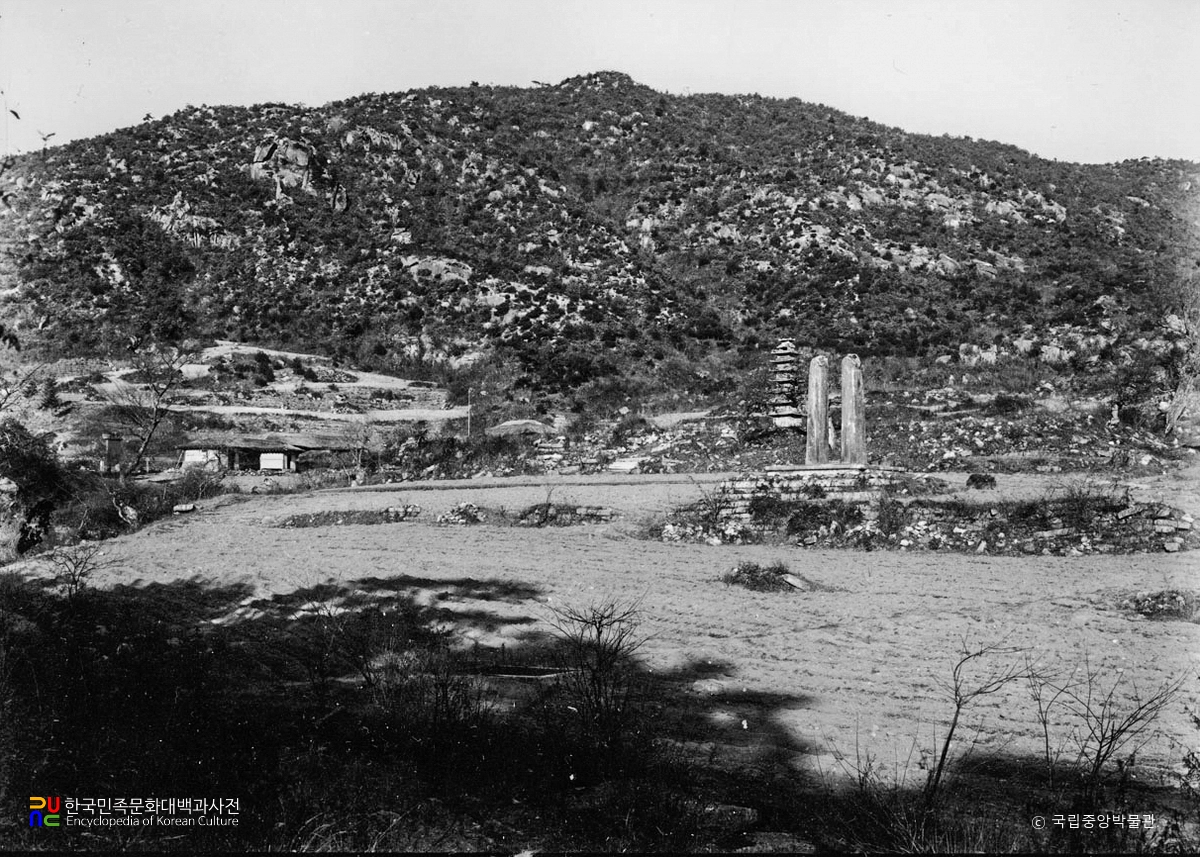 장풍 현화사터 정면 좌측 전경