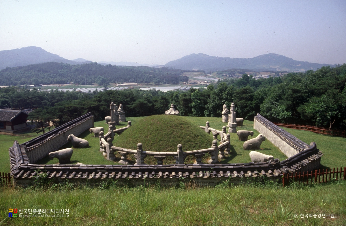 고양 서오릉 중 경릉 후면
