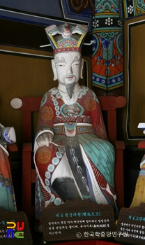 장안사 명부전 석조지장시왕상 / 제6변성대왕