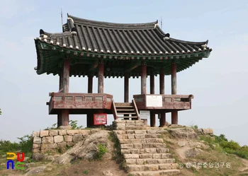 대전 보문산성 누각 정면