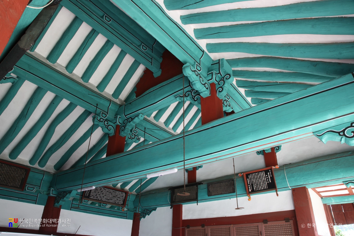 진주 진주향교 중 명륜당 내부