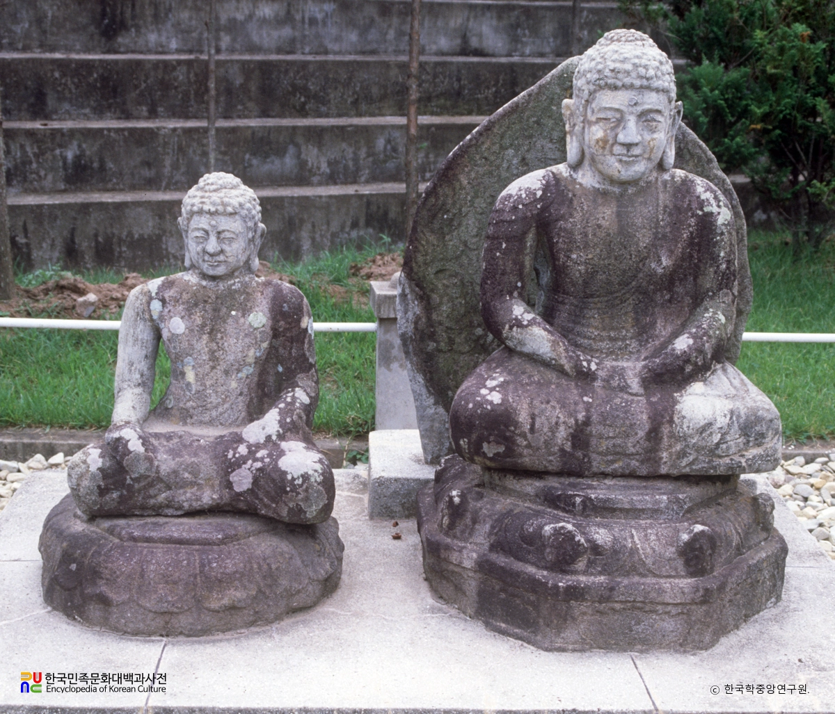 중교리 석조 여래 좌상