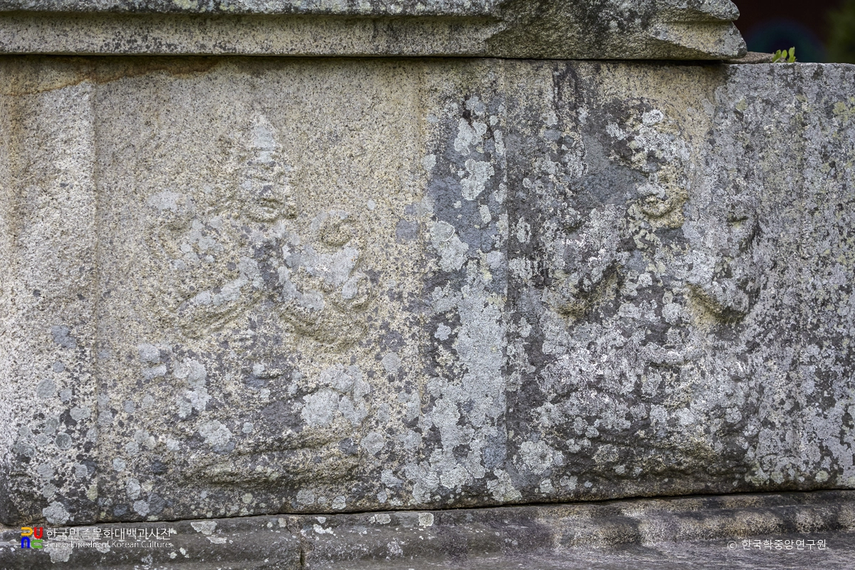 경주 남산동 동서삼층석탑 중 서삼층석탑 기단부 후면 팔부중