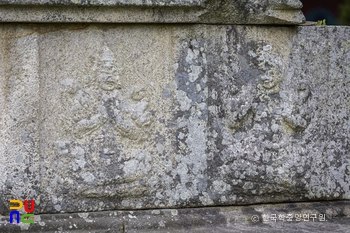 경주 남산동 동서삼층석탑 중 서삼층석탑 기단부 후면 팔부중