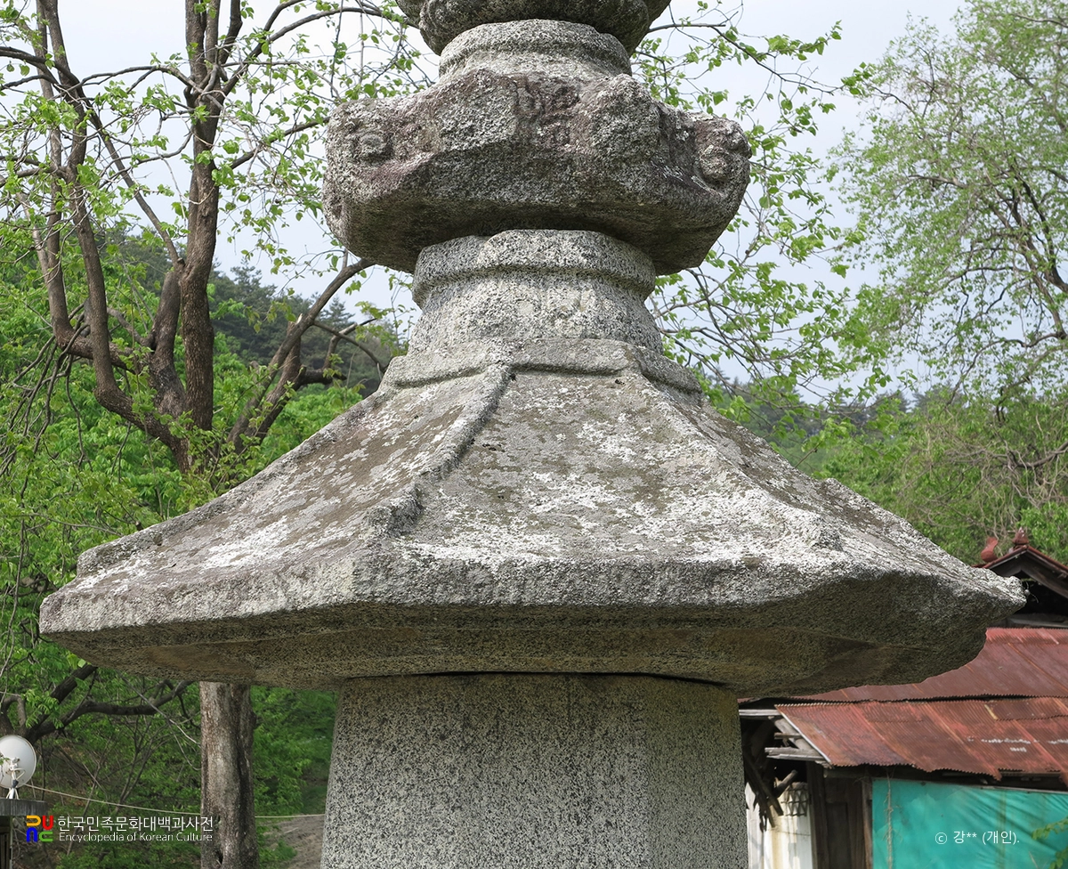 강릉 굴산사지 승탑 / 옥개석