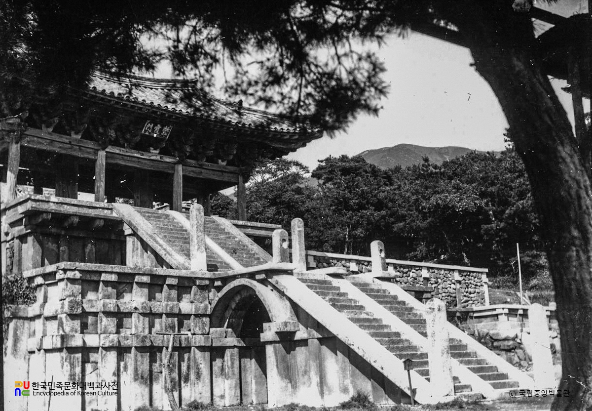 경주 불국사 청운교 및 백운교 정측면