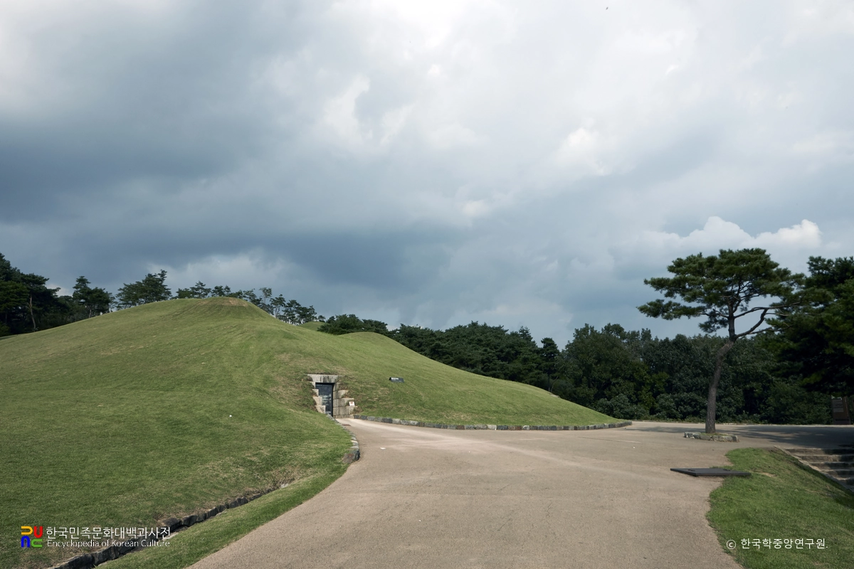 공주 송산리 고분군 중 6호분 전경