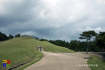 공주 송산리 고분군 중 6호분 전경