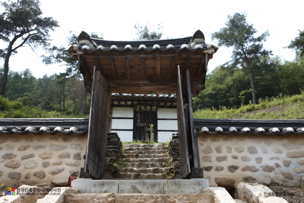 보은 풍림정사 후성영당 대문 정면