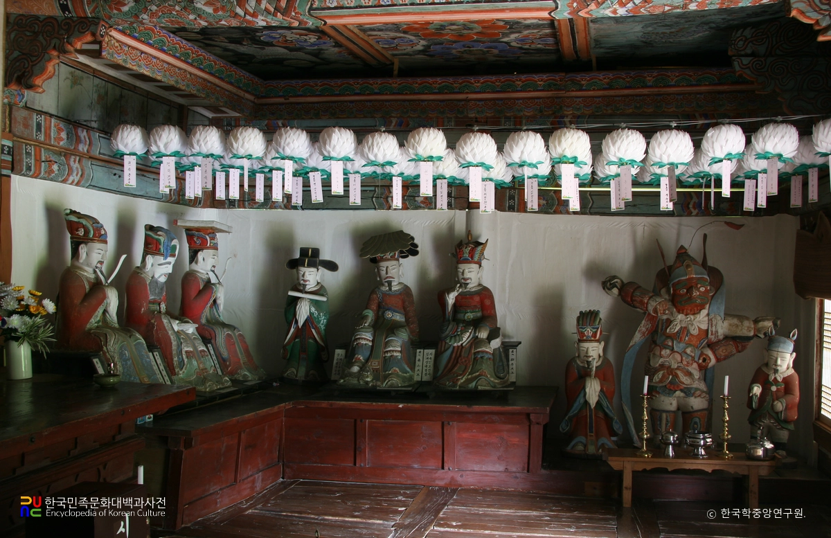 김룡사 명부전 목조지장삼존상 및 제상