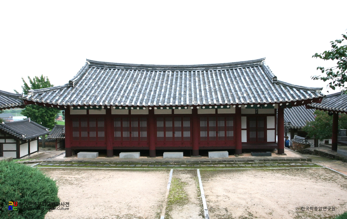 강진향교 중 명륜당 정면