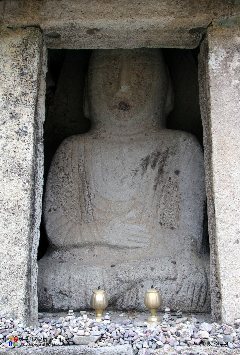 화순 운주사 석조불감