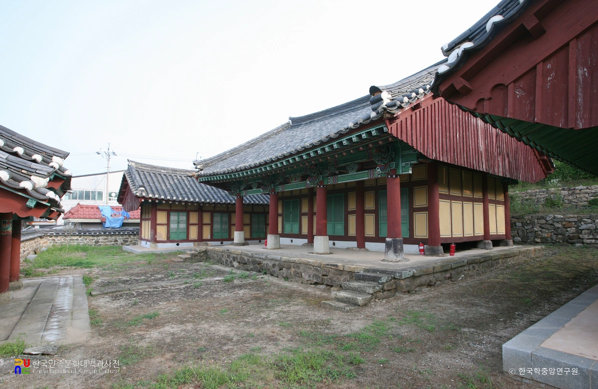 보성향교 대성전 정측면