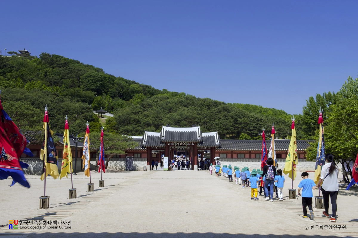 수원 화성행궁 좌익문