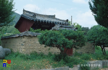 경주 구산서원 중 신도비각 정측면