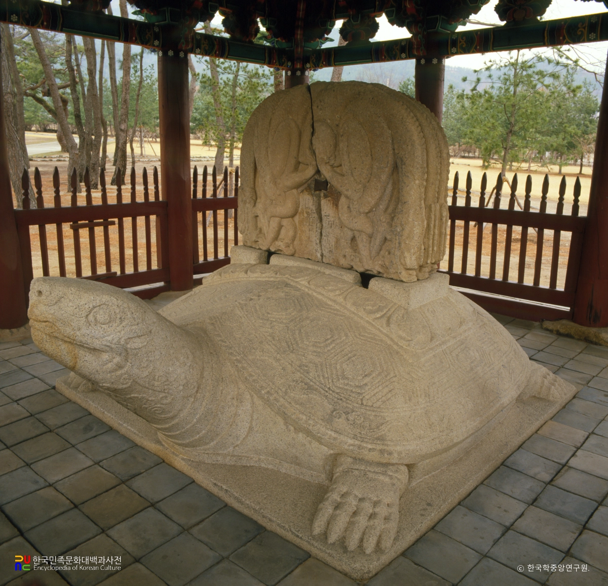 경주 태종무열왕릉비 정측면