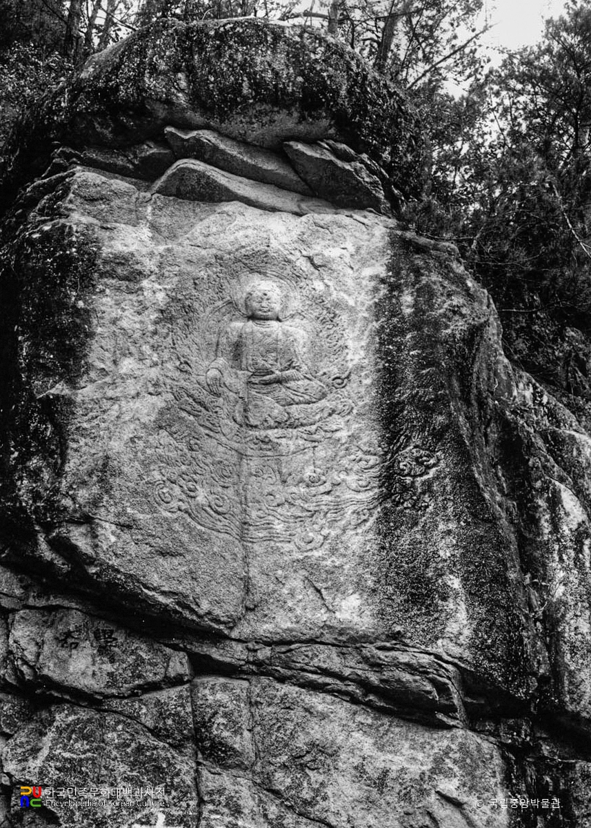 대구 동화사 입구 마애불좌상