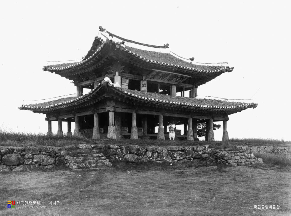 경기도 광주 남한산성 수어장대 정측면