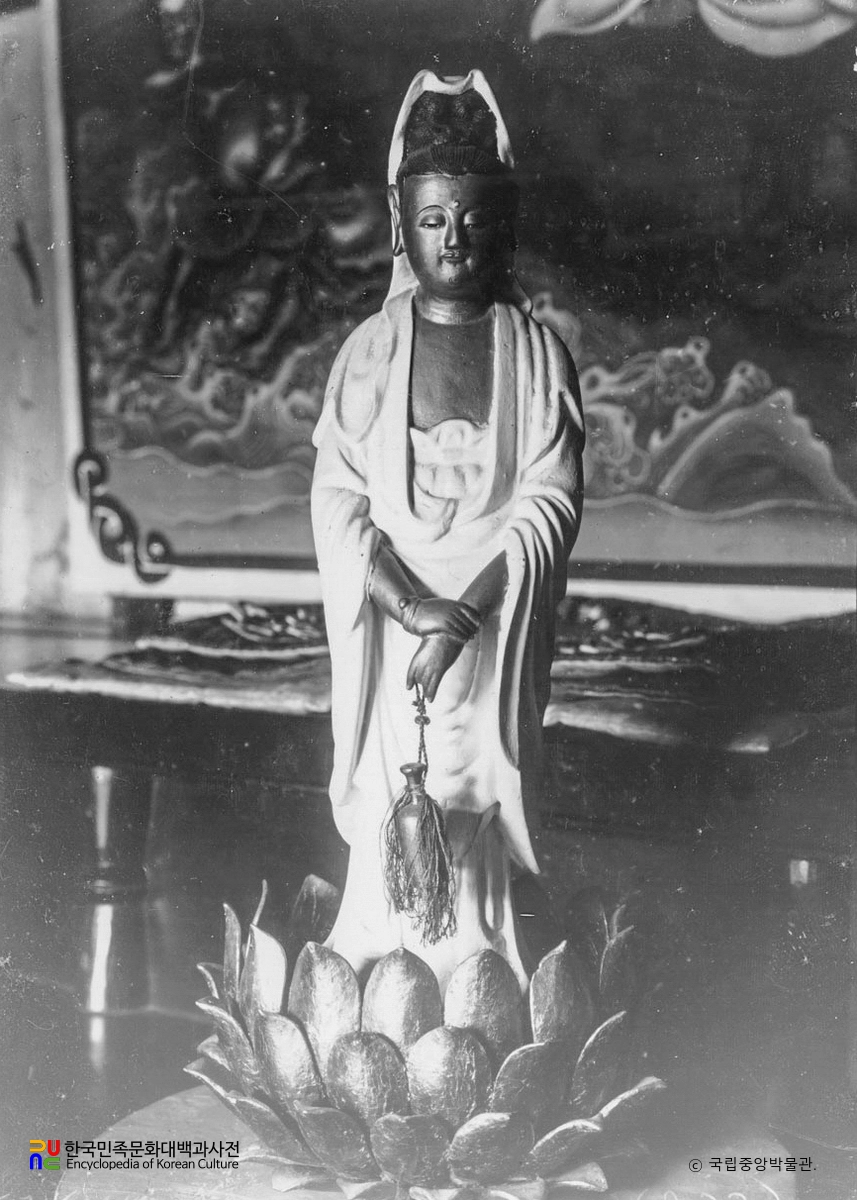 고성 유점사 보타전 목조해수관음보살상