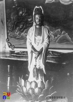 고성 유점사 보타전 목조해수관음보살상