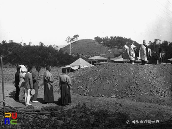 경주 대릉원 일원 중 황남동 109호분에서 벌어진 위령제