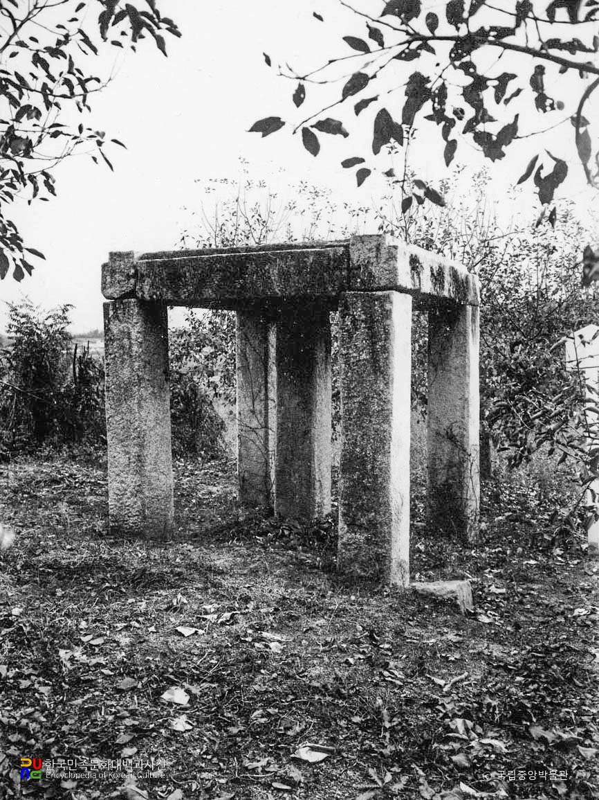 개성 첨성대 우측면