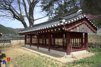 횡성 육절려