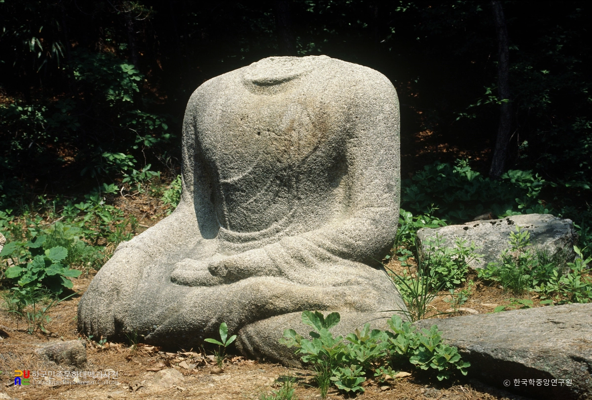 경주 열암곡 석불좌상 정측면