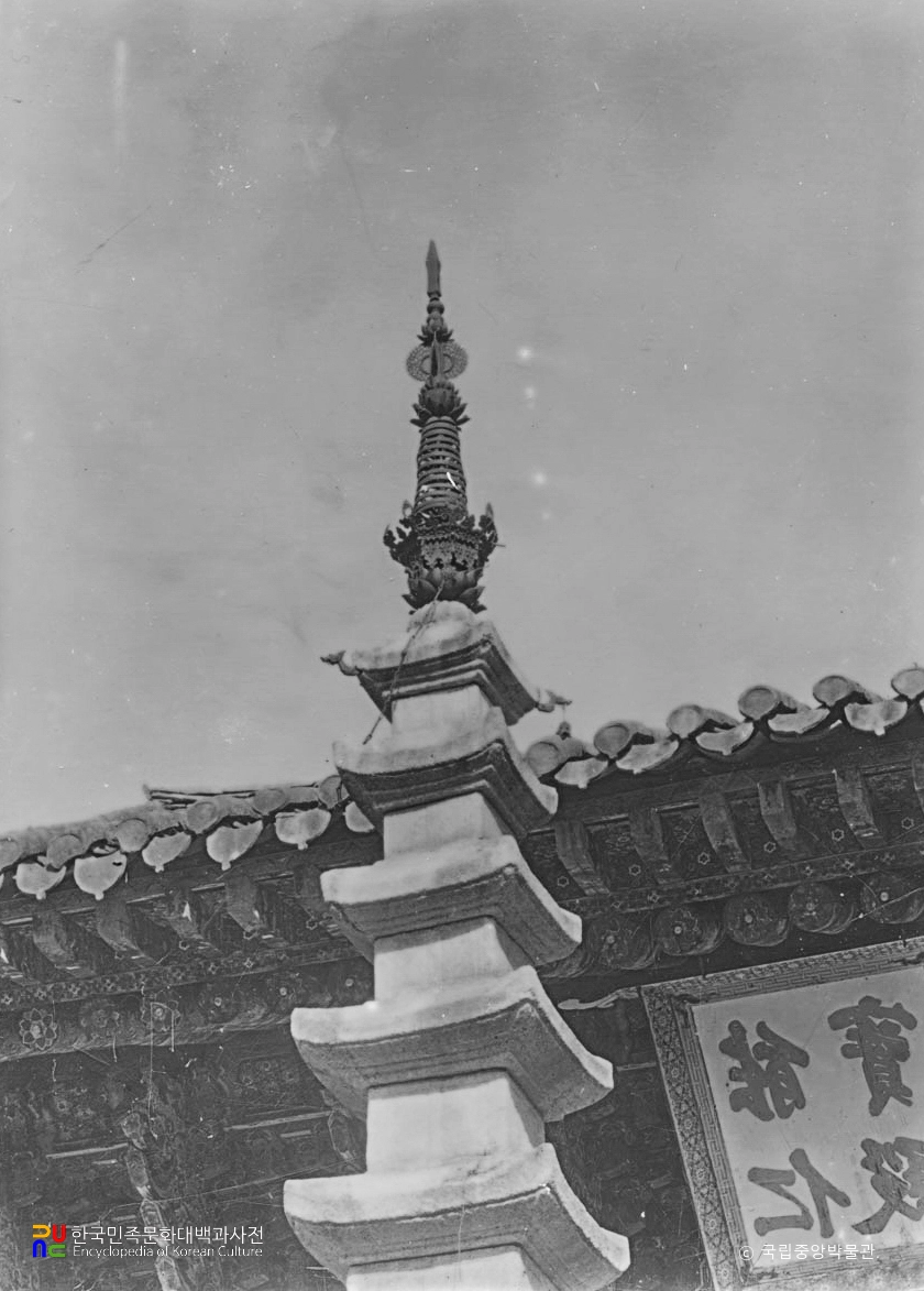 강원 고성 유점사 구층석탑 상륜부 정측면