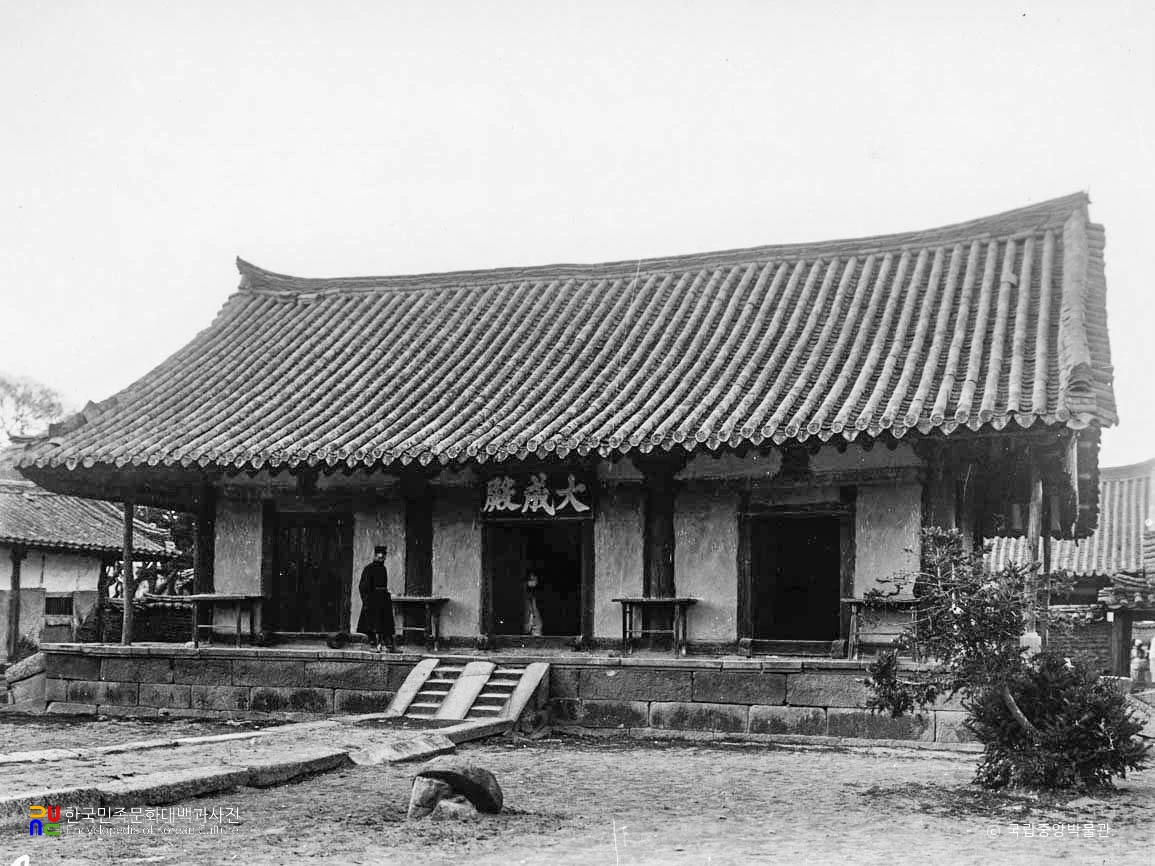 경주향교 대성전 정측면