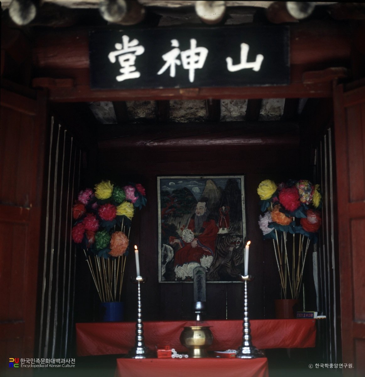 평창 대관령 성황사 및 산신각 중 산신각 내부