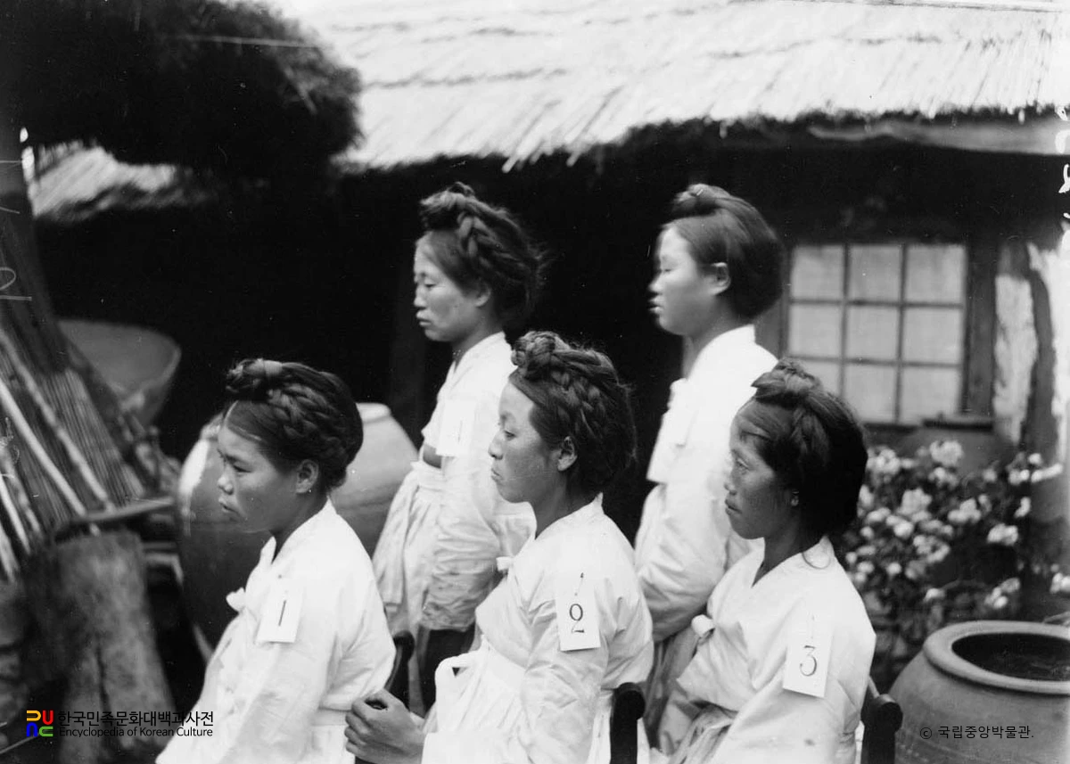 평안남도 순천군 여인들의 머리 모양