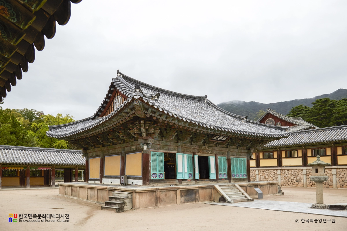 경주 불국사 중 극락전 정측면