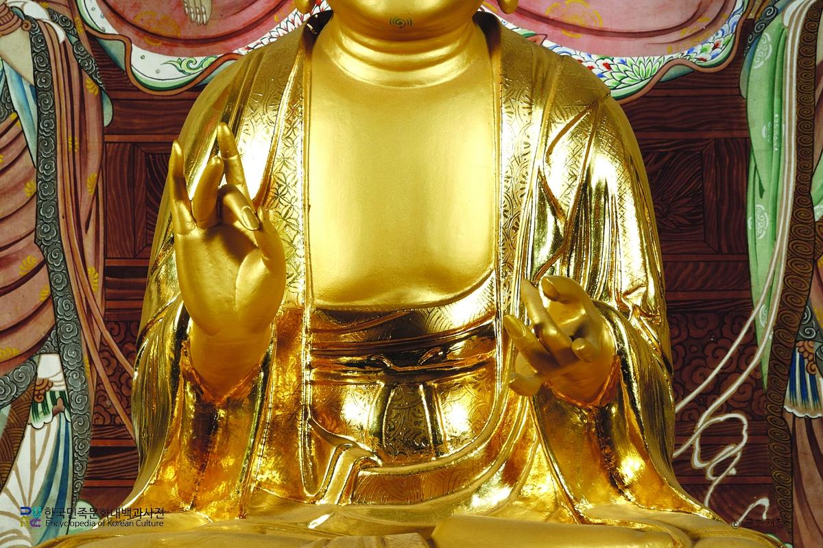 강화 청련사 목조아미타여래좌상의 수인