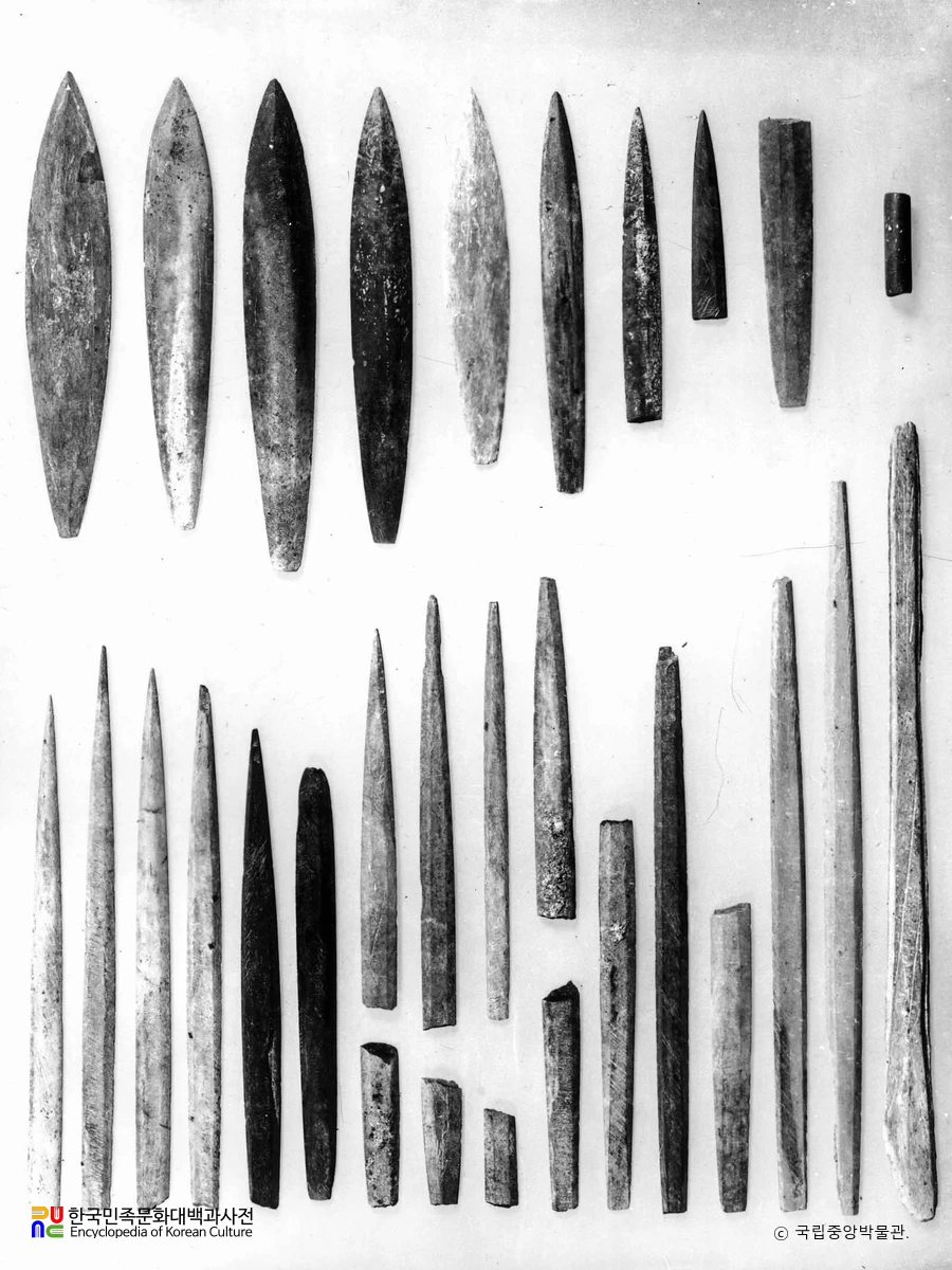 함북 종성 동관진 마제석침, 마제석촉