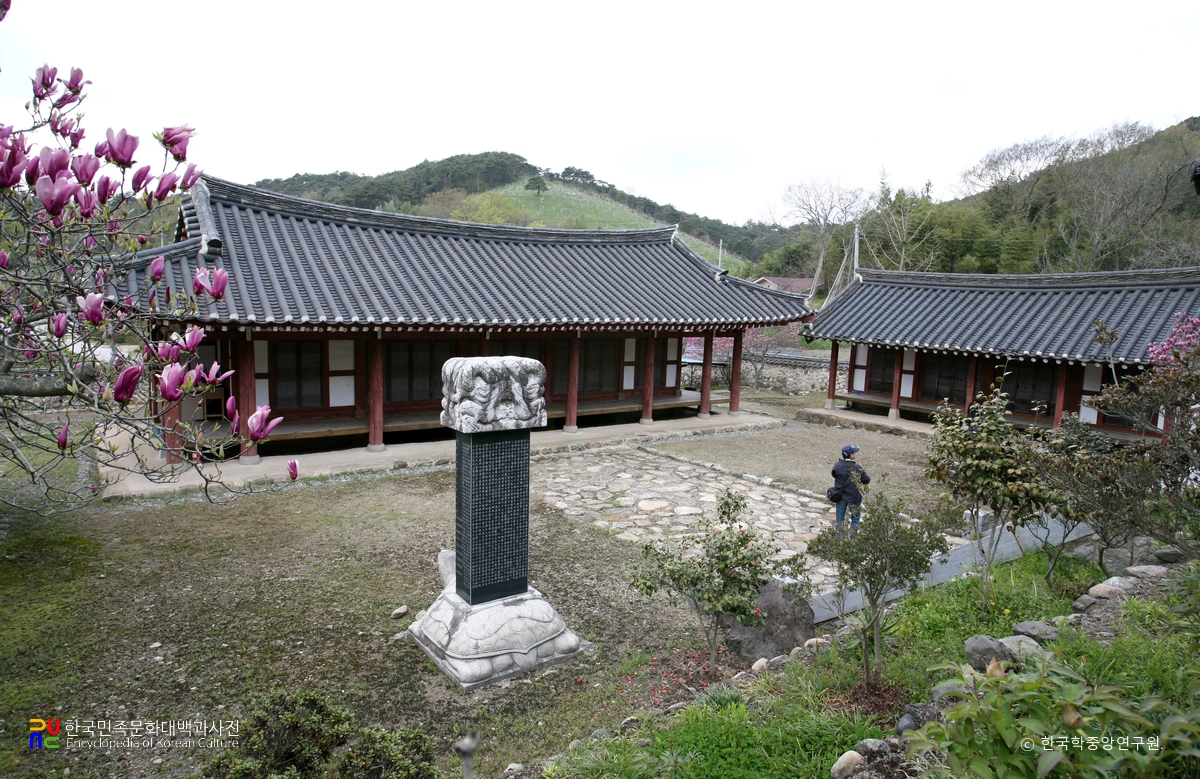 장성 봉암서원 성경당 정측면