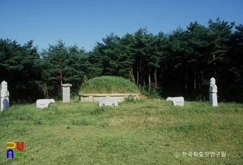 광주 전상의 장군 예장석묘 정면