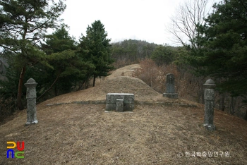 괴산 정호 묘소 정면